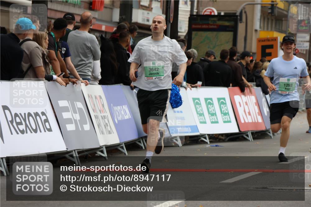 21.09.2025 - PSD Bank Halbmarathon Strokosch-Dieckow http://msf.ph/oto/8947117 21.09.2025 12:18:20 Ziel 1290, 1292, 1385, 3178, 3642, 3971 meine-sportfotos.de