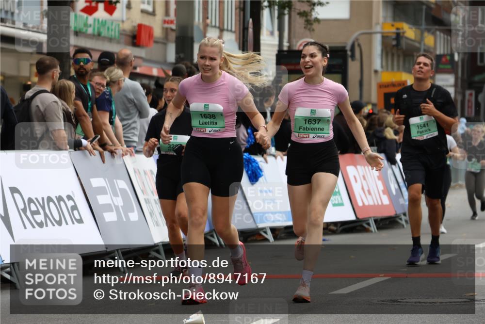 21.09.2025 - PSD Bank Halbmarathon Strokosch-Dieckow http://msf.ph/oto/8947167 21.09.2025 12:18:47 Ziel 1050, 1541, 1637, 1638, 1950, 2973, 2974, 3282, 3437, 3486, 3563, 3752, 3796 meine-sportfotos.de