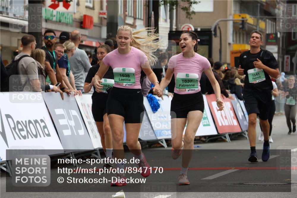 21.09.2025 - PSD Bank Halbmarathon Strokosch-Dieckow http://msf.ph/oto/8947170 21.09.2025 12:18:48 Ziel 1050, 1541, 1637, 1638, 1950, 2973, 2974, 3282, 3437, 3486, 3563, 3752, 3796 meine-sportfotos.de