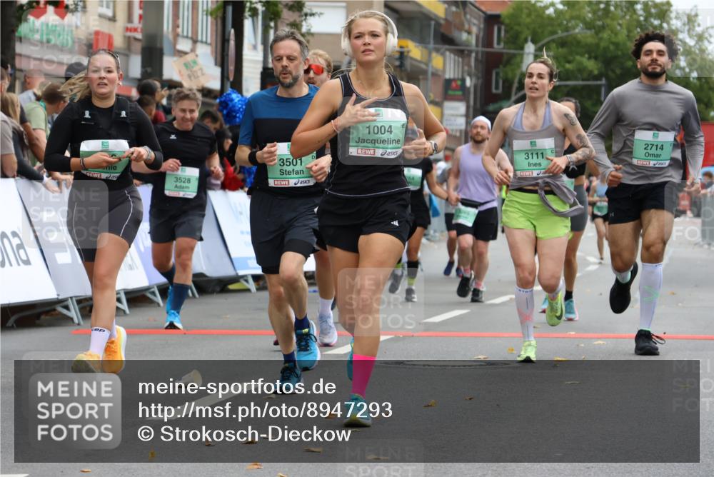 21.09.2025 - PSD Bank Halbmarathon Strokosch-Dieckow http://msf.ph/oto/8947293 21.09.2025 12:19:46 Ziel 1004, 1070, 2714, 2799, 3111, 3122, 3253, 3264, 3265, 3347, 3501, 3528, 3567, 3580, 3678, 4067 meine-sportfotos.de