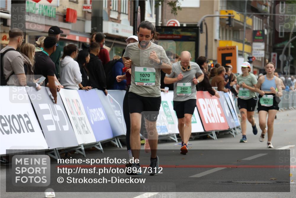 21.09.2025 - PSD Bank Halbmarathon Strokosch-Dieckow http://msf.ph/oto/8947312 21.09.2025 12:19:52 Ziel 1004, 1070, 1661, 2452, 2714, 2799, 3111, 3122, 3264, 3265, 3329, 3347, 3501, 3528, 3567, 3672, 3678, 4067 meine-sportfotos.de