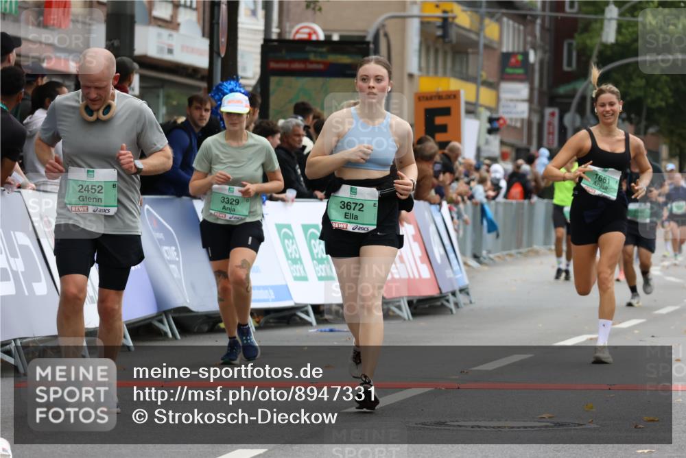 21.09.2025 - PSD Bank Halbmarathon Strokosch-Dieckow http://msf.ph/oto/8947331 21.09.2025 12:19:56 Ziel 1070, 1661, 2452, 3264, 3265, 3329, 3347, 3528, 3567, 3672, 3678, 4067 meine-sportfotos.de