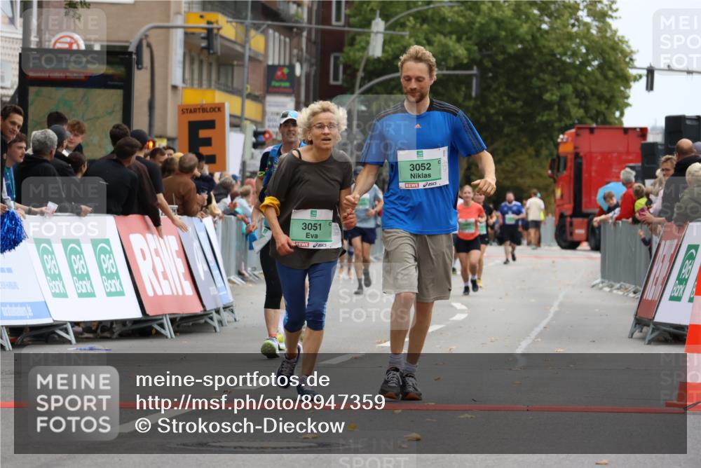 21.09.2025 - PSD Bank Halbmarathon Strokosch-Dieckow http://msf.ph/oto/8947359 21.09.2025 12:20:15 Ziel 1151, 1152, 1176, 2211, 3051, 3052, 3445 meine-sportfotos.de