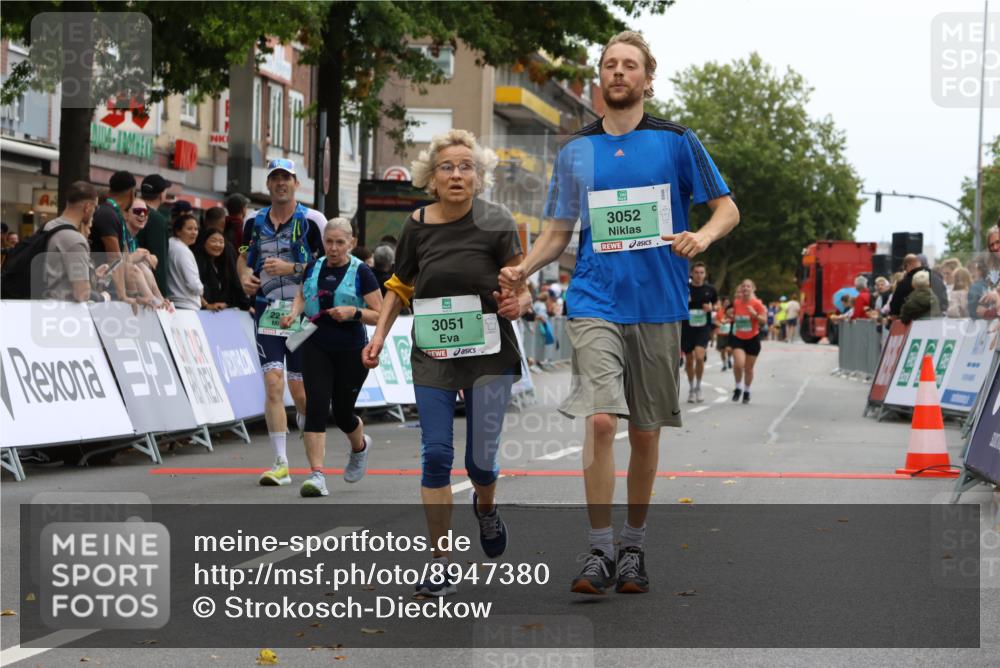 21.09.2025 - PSD Bank Halbmarathon Strokosch-Dieckow http://msf.ph/oto/8947380 21.09.2025 12:20:20 Ziel 1176, 2211, 3051, 3052, 3445 meine-sportfotos.de