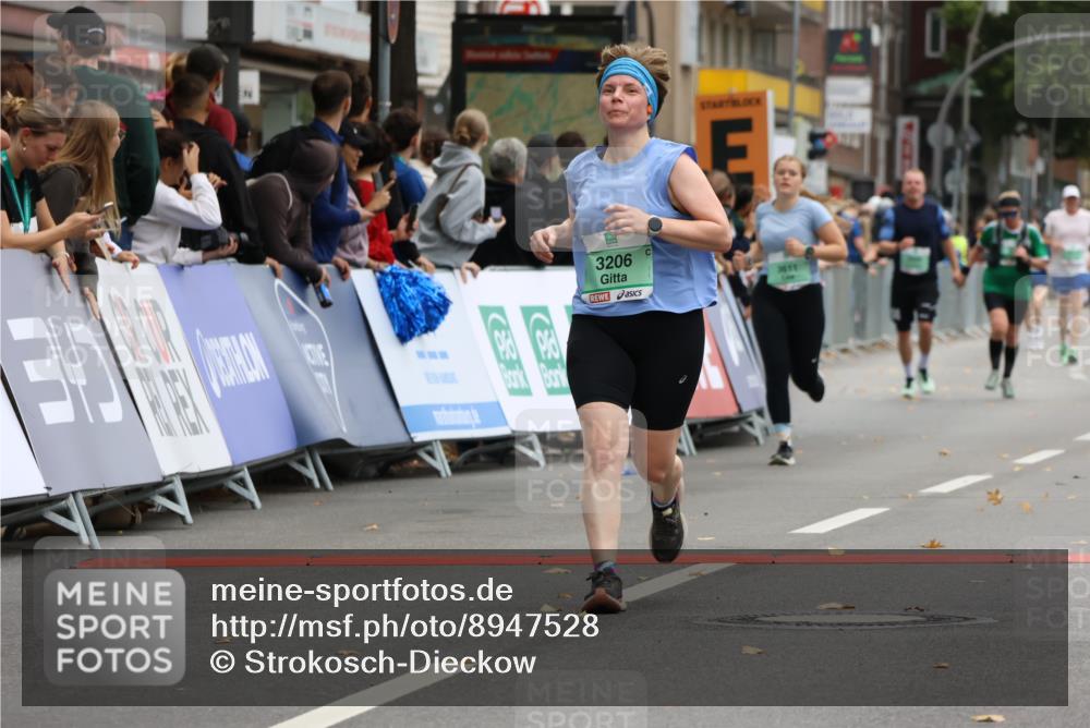 21.09.2025 - PSD Bank Halbmarathon Strokosch-Dieckow http://msf.ph/oto/8947528 21.09.2025 12:26:11 Ziel 3206, 3227, 3504, 3611 meine-sportfotos.de