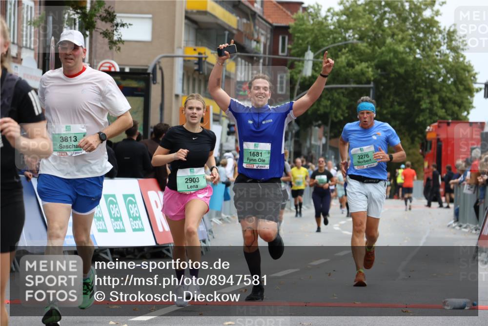 21.09.2025 - PSD Bank Halbmarathon Strokosch-Dieckow http://msf.ph/oto/8947581 21.09.2025 12:26:32 Ziel 1681, 2900, 2903, 2950, 3276, 3514, 3686, 3813 meine-sportfotos.de