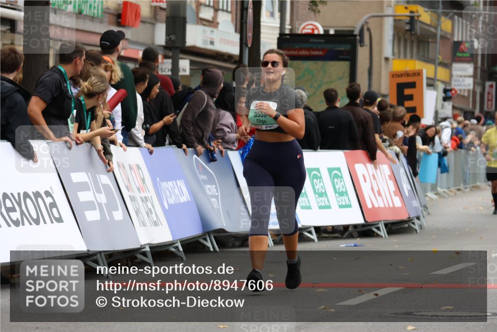 21.09.2025 - PSD Bank Halbmarathon Strokosch-Dieckow http://msf.ph/oto/8947606 21.09.2025 12:26:46 Ziel 3518, 3559 meine-sportfotos.de