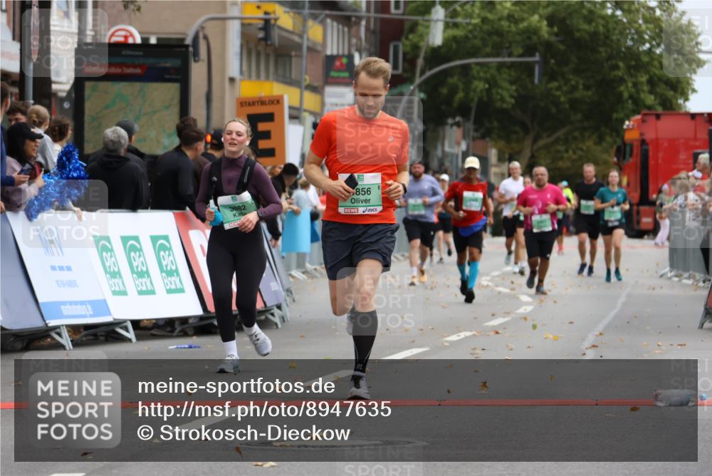 21.09.2025 - PSD Bank Halbmarathon Strokosch-Dieckow http://msf.ph/oto/8947635 21.09.2025 12:27:06 Ziel 3277, 3278, 3279, 3330, 3353, 3357, 3856, 3882 meine-sportfotos.de