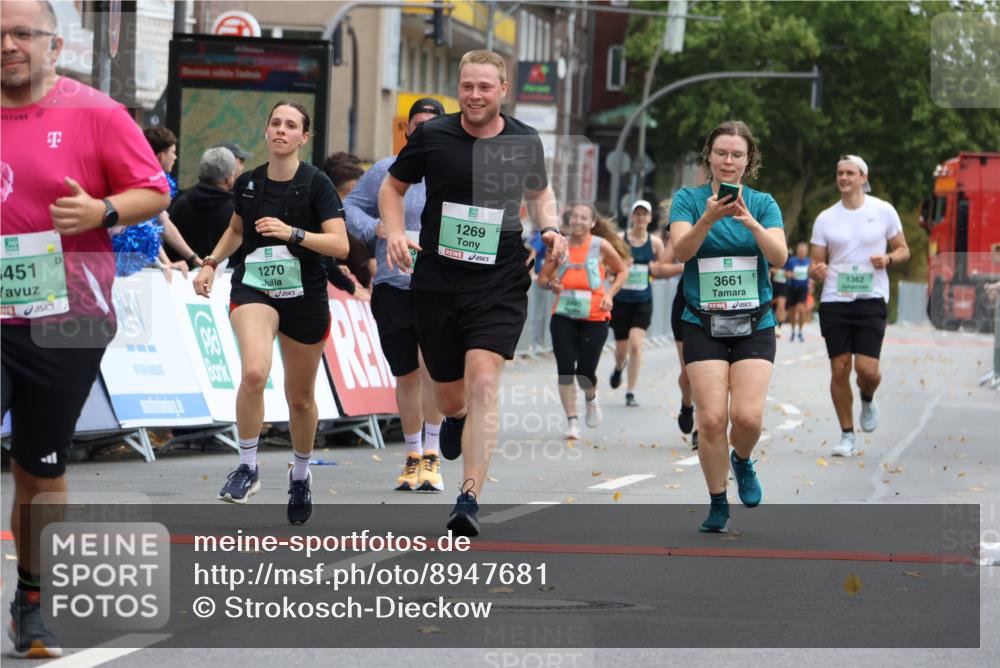 21.09.2025 - PSD Bank Halbmarathon Strokosch-Dieckow http://msf.ph/oto/8947681 21.09.2025 12:27:21 Ziel 1269, 1270, 3451, 3661, 3845, 3989 meine-sportfotos.de