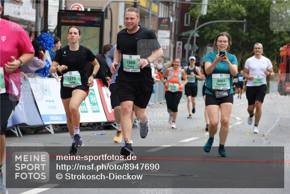 21.09.2025 - PSD Bank Halbmarathon Strokosch-Dieckow http://msf.ph/oto/8947690 21.09.2025 12:27:21 Ziel 1269, 1270, 3451, 3661, 3845, 3989 meine-sportfotos.de