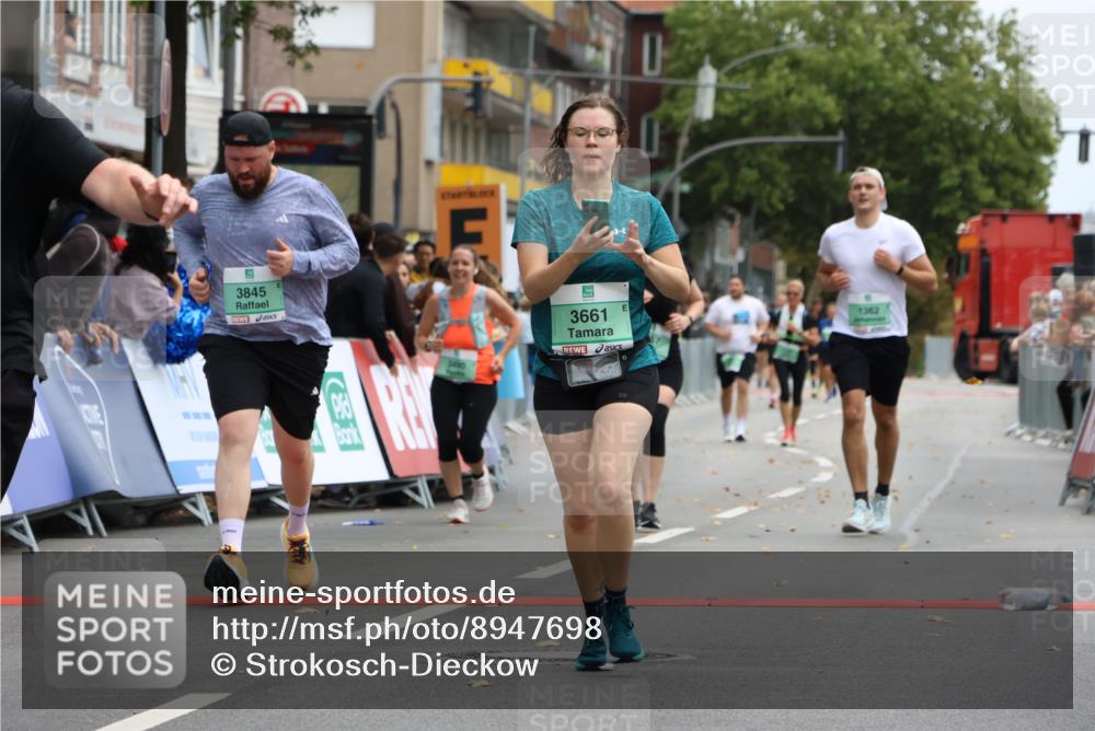21.09.2025 - PSD Bank Halbmarathon Strokosch-Dieckow http://msf.ph/oto/8947698 21.09.2025 12:27:24 Ziel 1269, 1270, 1362, 3451, 3457, 3490, 3661, 3845, 3989 meine-sportfotos.de