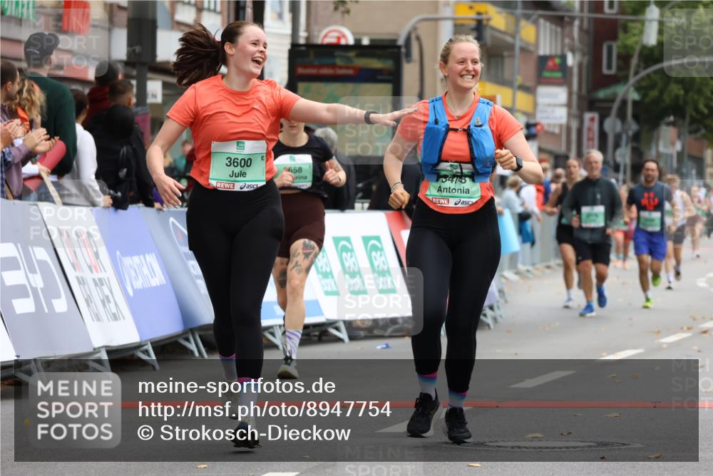 21.09.2025 - PSD Bank Halbmarathon Strokosch-Dieckow http://msf.ph/oto/8947754 21.09.2025 12:28:08 Ziel 1677, 3478, 3481, 3507, 3600, 3615, 3658 meine-sportfotos.de
