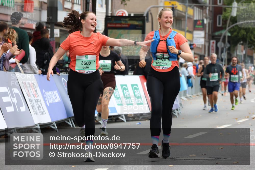 21.09.2025 - PSD Bank Halbmarathon Strokosch-Dieckow http://msf.ph/oto/8947757 21.09.2025 12:28:08 Ziel 1677, 3478, 3481, 3507, 3600, 3615, 3658 meine-sportfotos.de