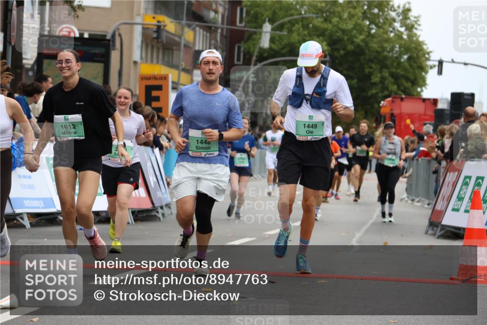 21.09.2025 - PSD Bank Halbmarathon Strokosch-Dieckow http://msf.ph/oto/8947763 21.09.2025 12:23:39 Ziel 1011, 1012, 1013, 1448, 1449, 1612, 1613, 2987, 3225, 3368, 3515, 3546 meine-sportfotos.de
