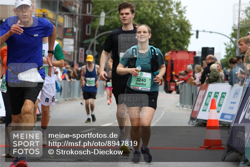 21.09.2025 - PSD Bank Halbmarathon Strokosch-Dieckow http://msf.ph/oto/8947819 21.09.2025 12:23:58 Ziel 1005, 1163, 1380, 1575, 1576, 2250, 2810, 2827, 3138, 3240, 3616 meine-sportfotos.de