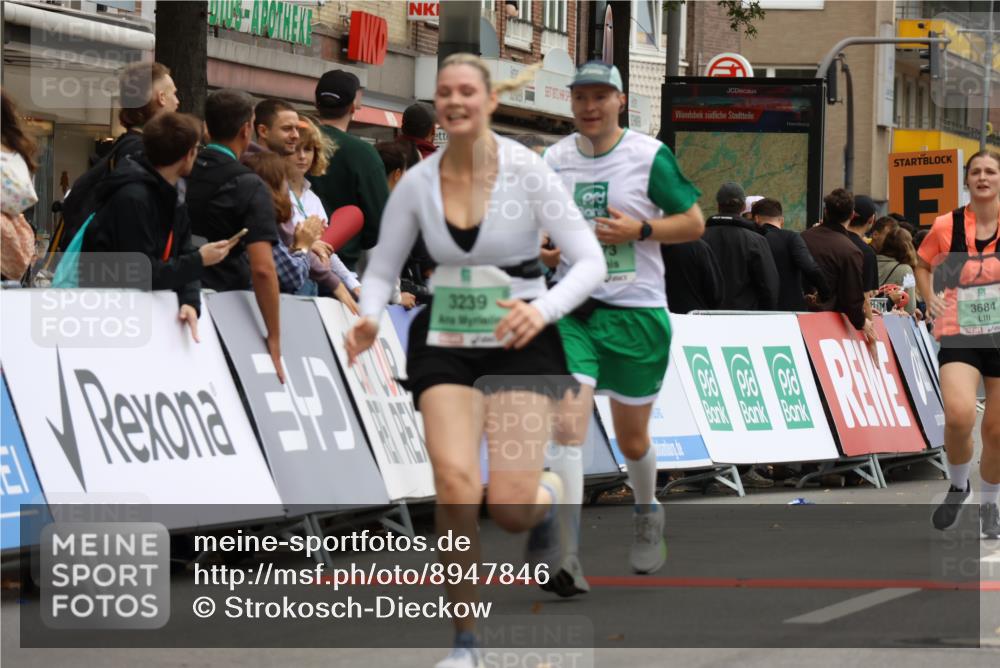 21.09.2025 - PSD Bank Halbmarathon Strokosch-Dieckow http://msf.ph/oto/8947846 21.09.2025 12:28:47 Ziel 1065, 1573, 3239, 3684, 3685 meine-sportfotos.de