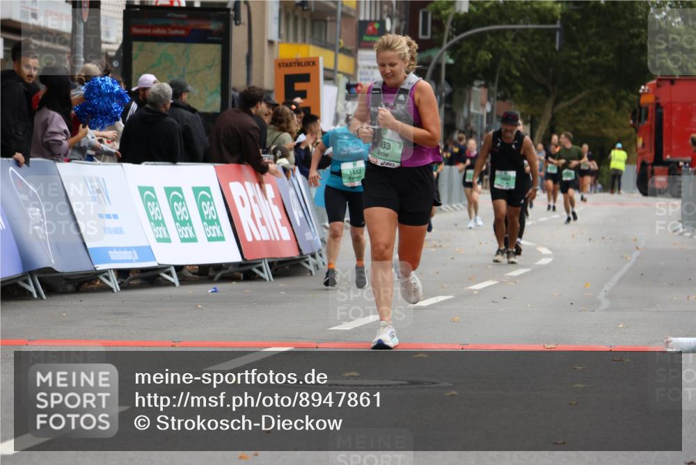 21.09.2025 - PSD Bank Halbmarathon Strokosch-Dieckow http://msf.ph/oto/8947861 21.09.2025 12:28:59 Ziel 1652, 3527, 3633, 3685 meine-sportfotos.de