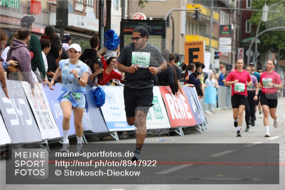 21.09.2025 - PSD Bank Halbmarathon Strokosch-Dieckow http://msf.ph/oto/8947922 21.09.2025 12:29:54 Ziel 1467, 1468, 3287, 3351 meine-sportfotos.de