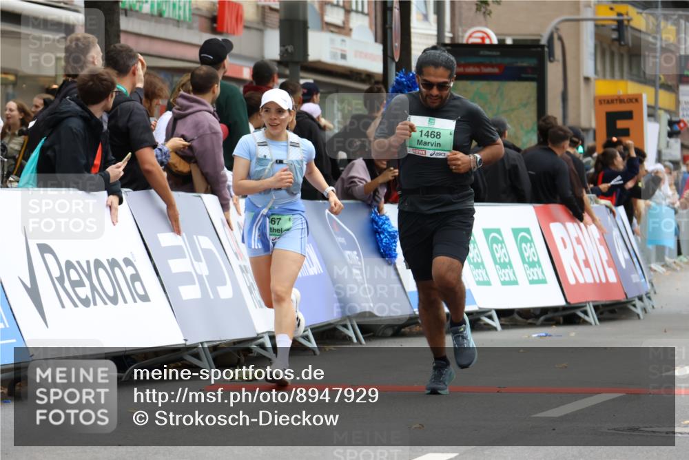 21.09.2025 - PSD Bank Halbmarathon Strokosch-Dieckow http://msf.ph/oto/8947929 21.09.2025 12:29:54 Ziel 1467, 1468, 3287, 3351 meine-sportfotos.de