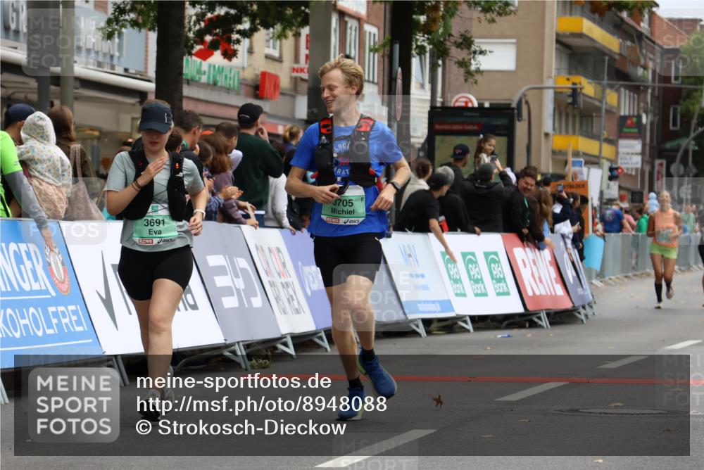 21.09.2025 - PSD Bank Halbmarathon Strokosch-Dieckow http://msf.ph/oto/8948088 21.09.2025 12:33:04 Ziel 3522, 3691, 3705 meine-sportfotos.de