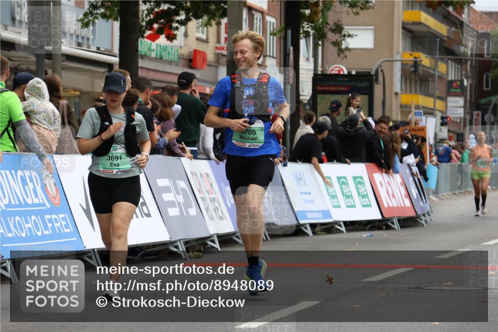21.09.2025 - PSD Bank Halbmarathon Strokosch-Dieckow http://msf.ph/oto/8948089 21.09.2025 12:33:04 Ziel 3522, 3691, 3705 meine-sportfotos.de