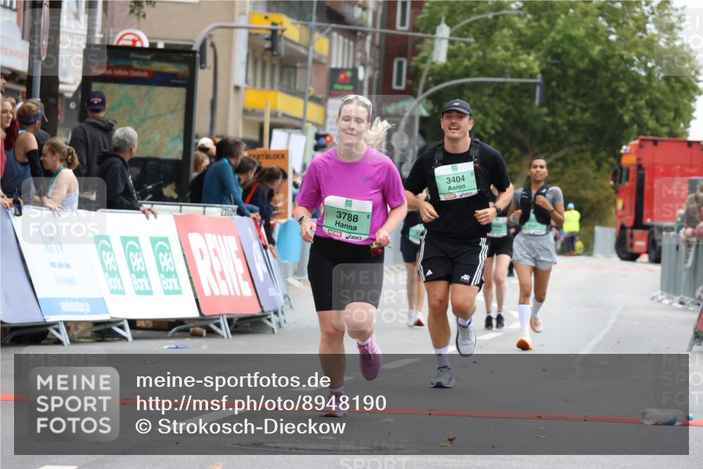 21.09.2025 - PSD Bank Halbmarathon Strokosch-Dieckow http://msf.ph/oto/8948190 21.09.2025 12:35:35 Ziel 1697, 2524, 3404, 3788 meine-sportfotos.de