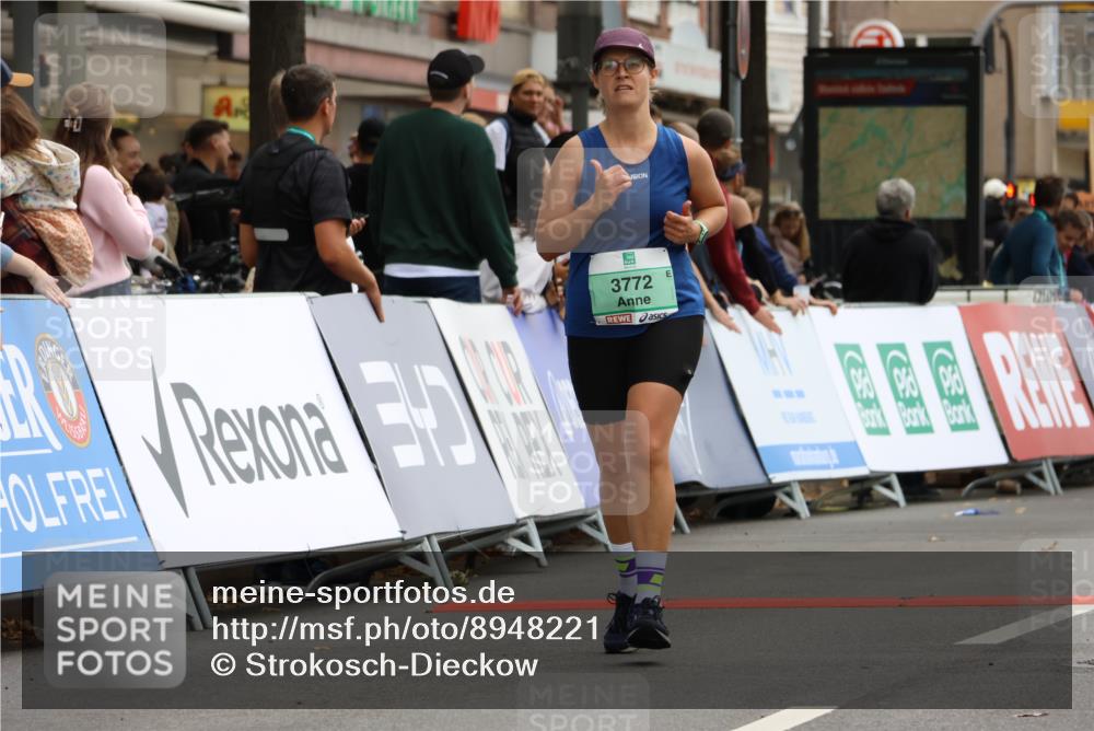 21.09.2025 - PSD Bank Halbmarathon Strokosch-Dieckow http://msf.ph/oto/8948221 21.09.2025 12:36:30 Ziel 2802, 2807, 3721, 3772 meine-sportfotos.de