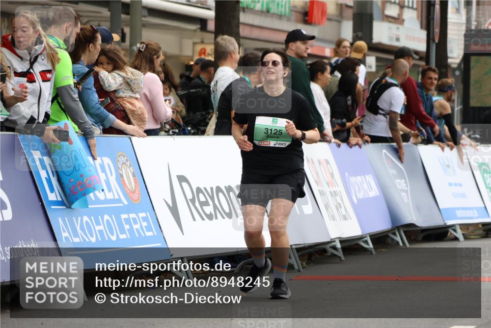 21.09.2025 - PSD Bank Halbmarathon Strokosch-Dieckow http://msf.ph/oto/8948245 21.09.2025 12:36:49 Ziel 3035, 3125, 4012 meine-sportfotos.de