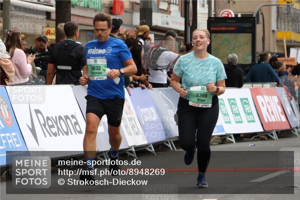 21.09.2025 - PSD Bank Halbmarathon Strokosch-Dieckow http://msf.ph/oto/8948269 21.09.2025 12:37:40 Ziel 3377, 3398, 3405, 3553, 3832 meine-sportfotos.de