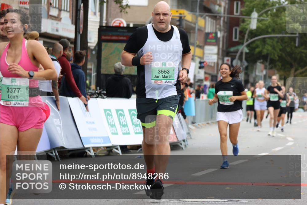 21.09.2025 - PSD Bank Halbmarathon Strokosch-Dieckow http://msf.ph/oto/8948286 21.09.2025 12:37:46 Ziel 3377, 3398, 3405, 3553, 3717, 3832 meine-sportfotos.de