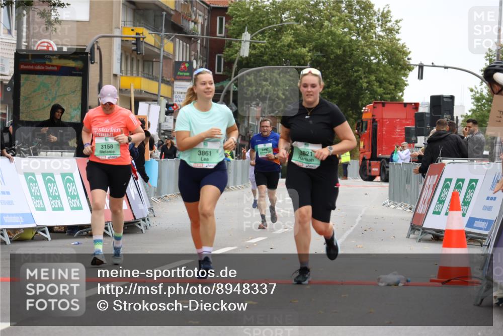 21.09.2025 - PSD Bank Halbmarathon Strokosch-Dieckow http://msf.ph/oto/8948337 21.09.2025 12:38:42 Ziel 3158, 3821, 3861 meine-sportfotos.de