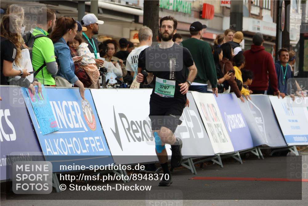 21.09.2025 - PSD Bank Halbmarathon Strokosch-Dieckow http://msf.ph/oto/8948370 21.09.2025 12:39:17 Ziel 2765, 3566, 3797 meine-sportfotos.de