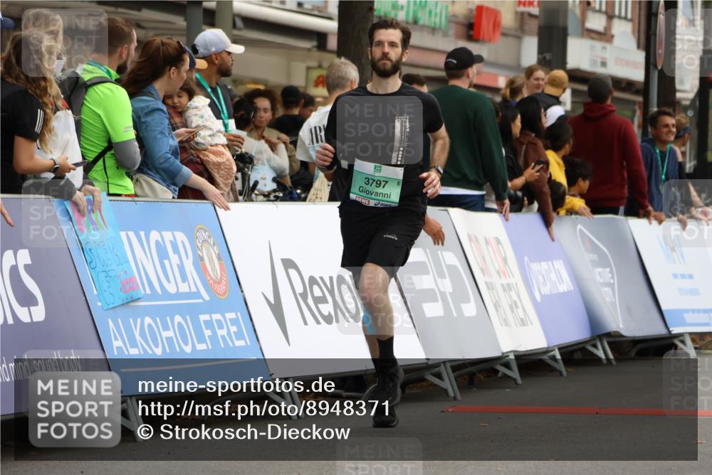 21.09.2025 - PSD Bank Halbmarathon Strokosch-Dieckow http://msf.ph/oto/8948371 21.09.2025 12:39:17 Ziel 2765, 3566, 3797 meine-sportfotos.de