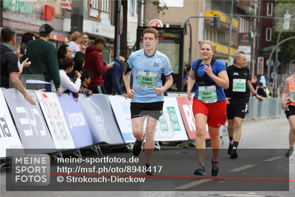 21.09.2025 - PSD Bank Halbmarathon Strokosch-Dieckow http://msf.ph/oto/8948417 21.09.2025 12:40:37 Ziel 1683, 1684, 3718, 3719 meine-sportfotos.de