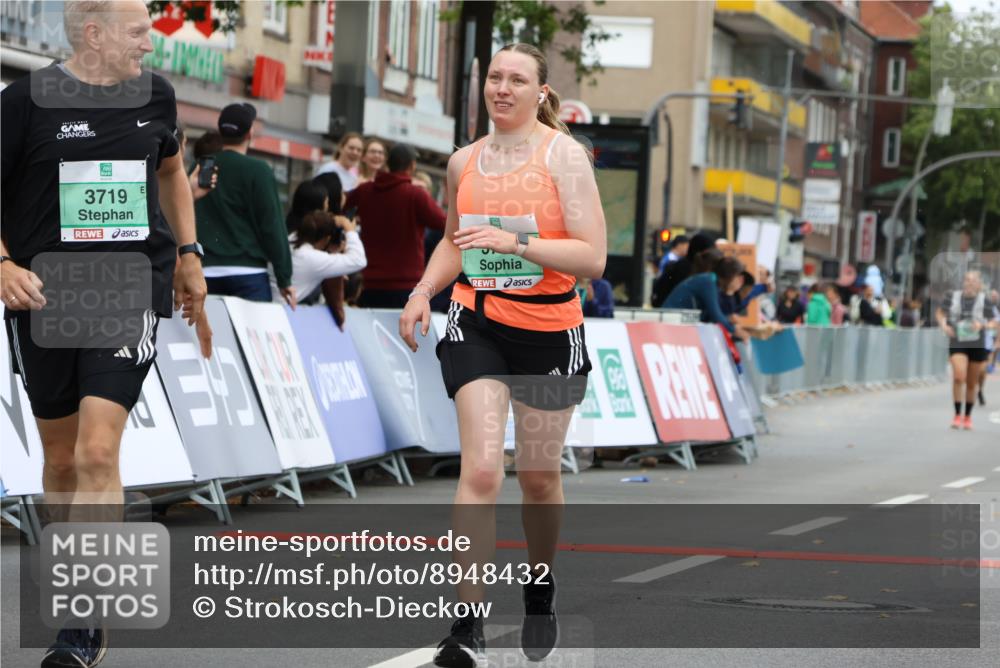 21.09.2025 - PSD Bank Halbmarathon Strokosch-Dieckow http://msf.ph/oto/8948432 21.09.2025 12:40:44 Ziel 1683, 1684, 3718, 3719 meine-sportfotos.de