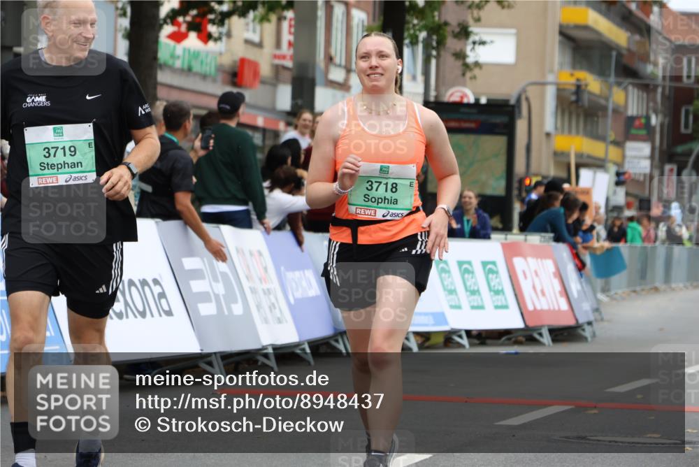 21.09.2025 - PSD Bank Halbmarathon Strokosch-Dieckow http://msf.ph/oto/8948437 21.09.2025 12:40:44 Ziel 1683, 1684, 3718, 3719 meine-sportfotos.de