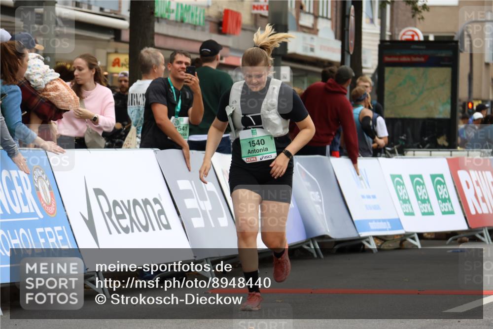 21.09.2025 - PSD Bank Halbmarathon Strokosch-Dieckow http://msf.ph/oto/8948440 21.09.2025 12:40:58 Ziel 1293, 1540, 3459 meine-sportfotos.de