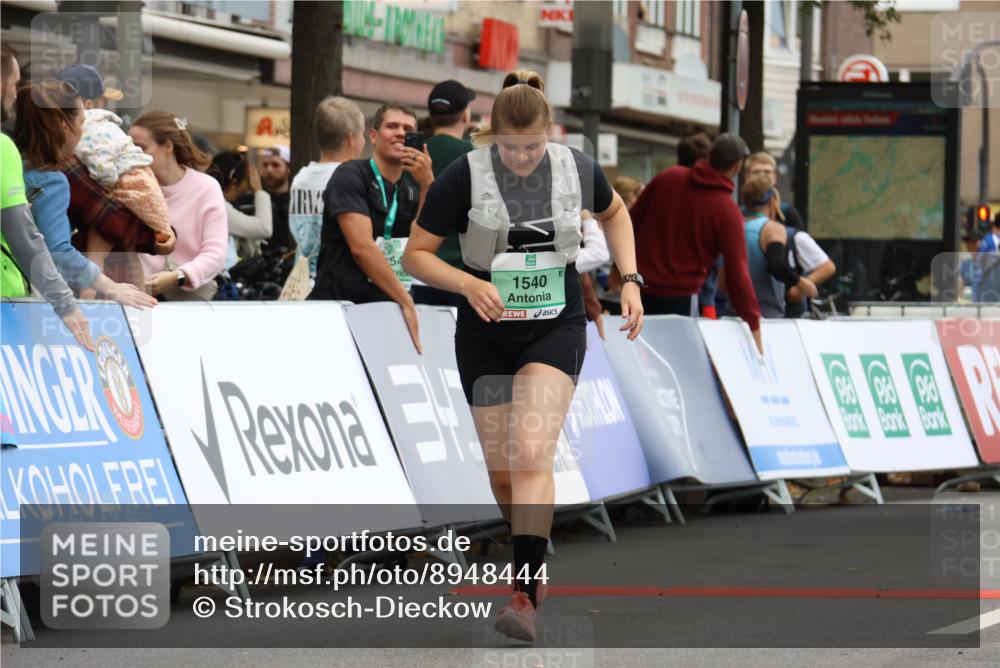 21.09.2025 - PSD Bank Halbmarathon Strokosch-Dieckow http://msf.ph/oto/8948444 21.09.2025 12:40:58 Ziel 1293, 1540, 3459 meine-sportfotos.de
