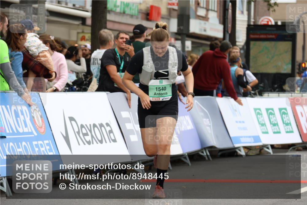 21.09.2025 - PSD Bank Halbmarathon Strokosch-Dieckow http://msf.ph/oto/8948445 21.09.2025 12:40:59 Ziel 1291, 1293, 1540, 3459 meine-sportfotos.de