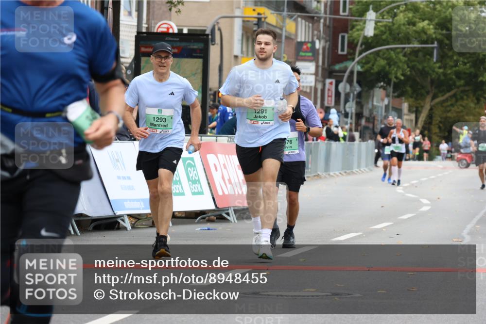 21.09.2025 - PSD Bank Halbmarathon Strokosch-Dieckow http://msf.ph/oto/8948455 21.09.2025 12:41:04 Ziel 1291, 1293, 1540, 3459, 3676 meine-sportfotos.de