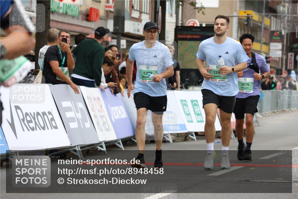 21.09.2025 - PSD Bank Halbmarathon Strokosch-Dieckow http://msf.ph/oto/8948458 21.09.2025 12:41:05 Ziel 1291, 1293, 1540, 3459, 3676 meine-sportfotos.de