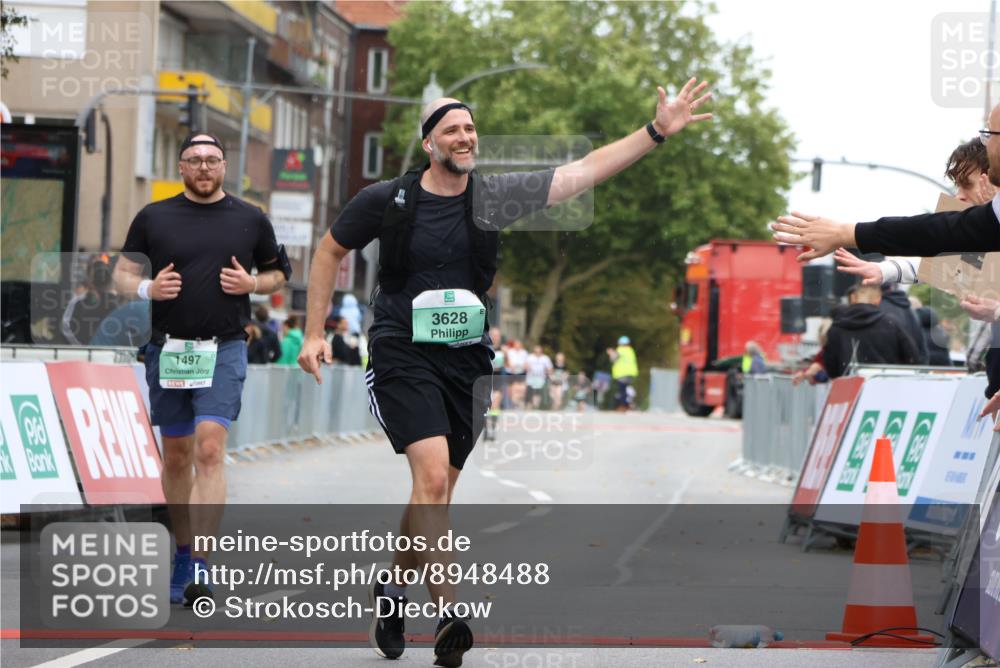 21.09.2025 - PSD Bank Halbmarathon Strokosch-Dieckow http://msf.ph/oto/8948488 21.09.2025 12:41:27 Ziel 1352, 1497, 3628 meine-sportfotos.de