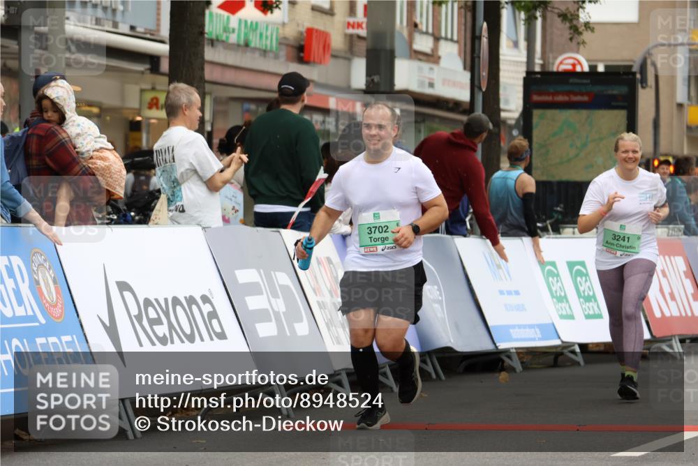 21.09.2025 - PSD Bank Halbmarathon Strokosch-Dieckow http://msf.ph/oto/8948524 21.09.2025 12:42:19 Ziel 1676, 3241, 3381, 3495, 3702 meine-sportfotos.de