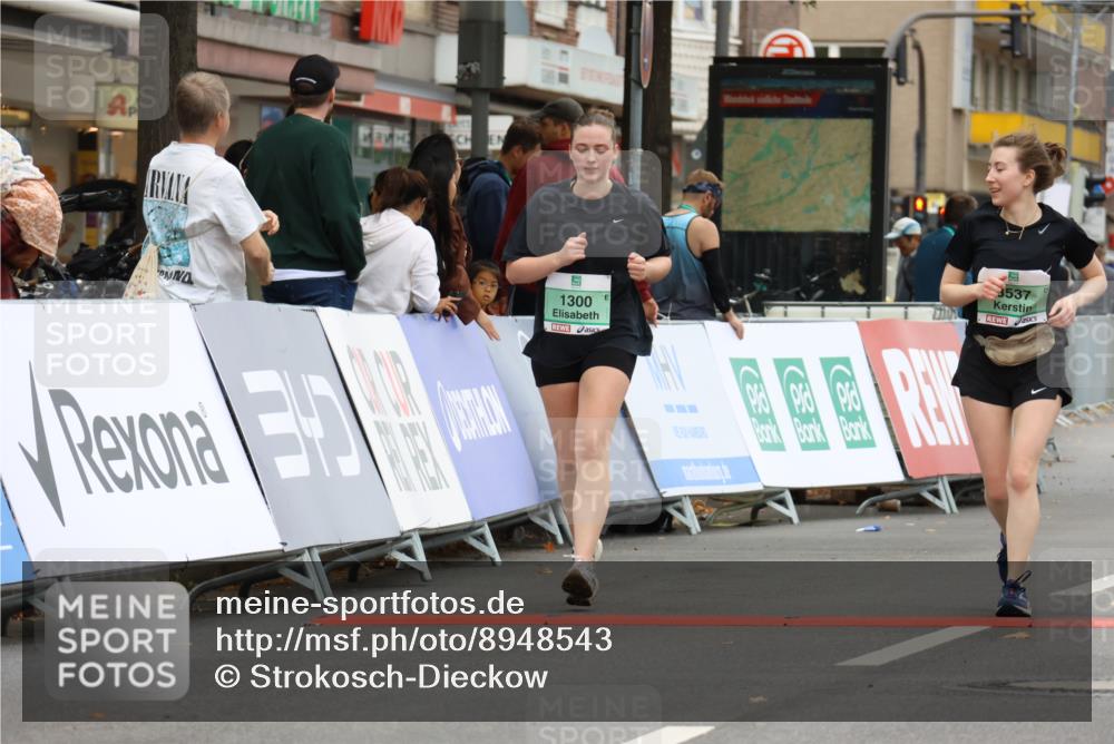 21.09.2025 - PSD Bank Halbmarathon Strokosch-Dieckow http://msf.ph/oto/8948543 21.09.2025 12:42:28 Ziel 1300, 3241, 3381, 3495, 3537, 3702 meine-sportfotos.de