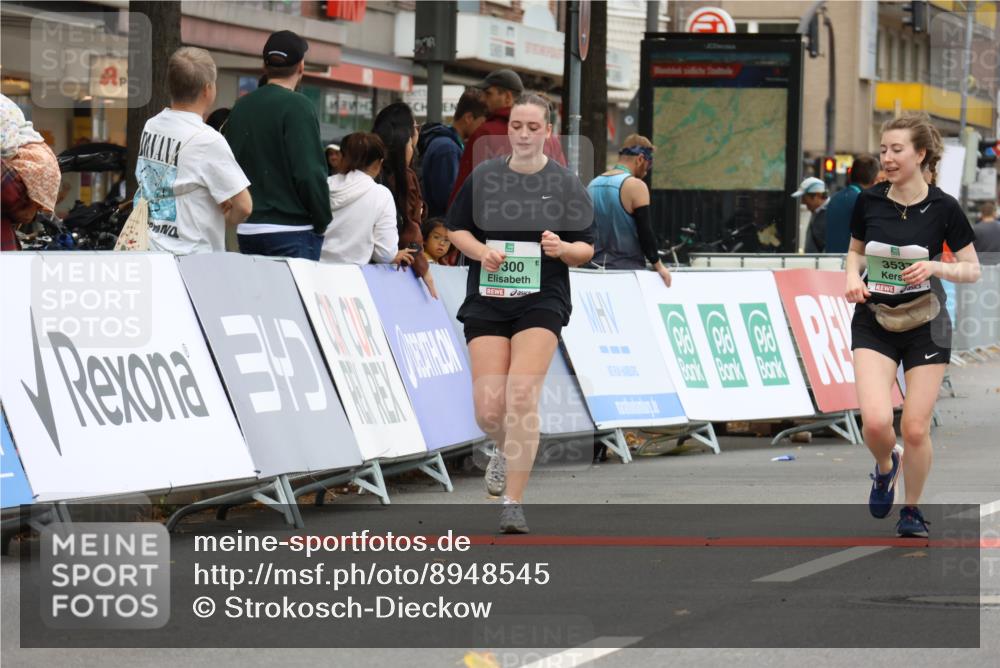 21.09.2025 - PSD Bank Halbmarathon Strokosch-Dieckow http://msf.ph/oto/8948545 21.09.2025 12:42:28 Ziel 1300, 3241, 3381, 3495, 3537, 3702 meine-sportfotos.de