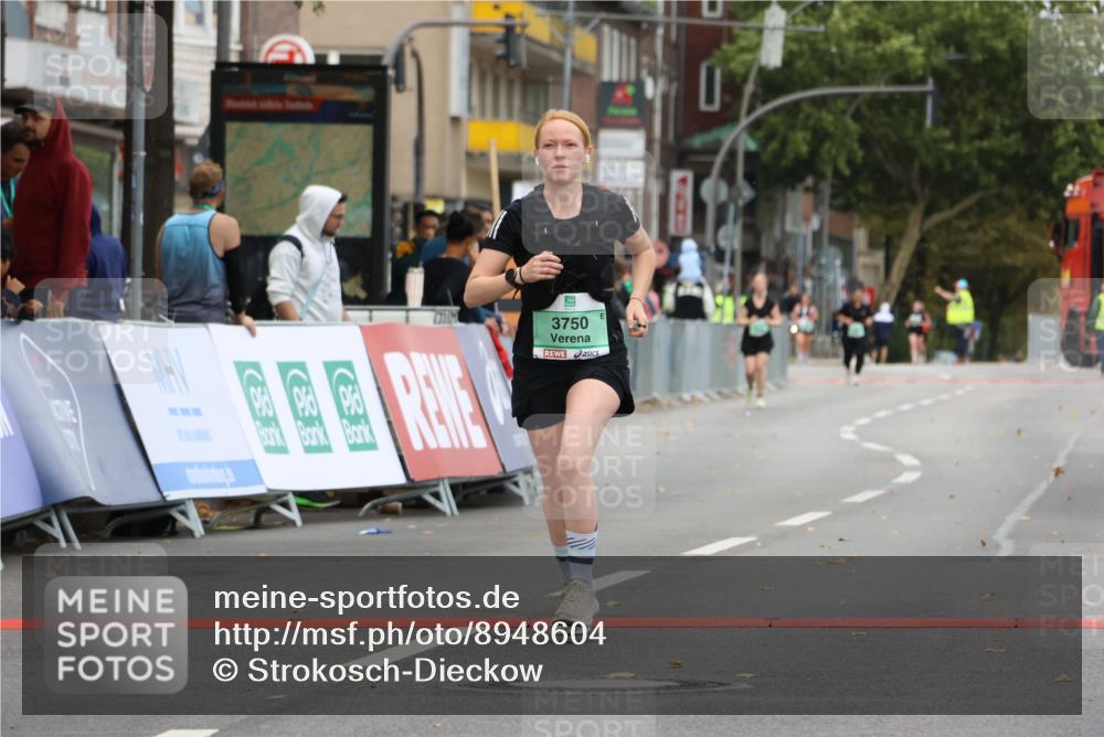 21.09.2025 - PSD Bank Halbmarathon Strokosch-Dieckow http://msf.ph/oto/8948604 21.09.2025 12:43:19 Ziel 1155, 2279, 3569, 3750 meine-sportfotos.de
