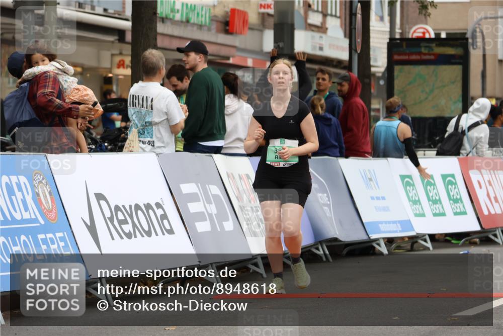 21.09.2025 - PSD Bank Halbmarathon Strokosch-Dieckow http://msf.ph/oto/8948618 21.09.2025 12:43:47 Ziel 3877 meine-sportfotos.de