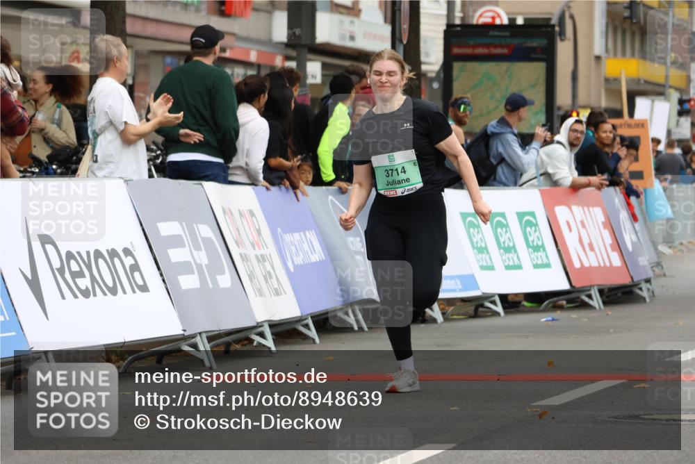 21.09.2025 - PSD Bank Halbmarathon Strokosch-Dieckow http://msf.ph/oto/8948639 21.09.2025 12:44:11 Ziel 1516, 3714, 3744 meine-sportfotos.de