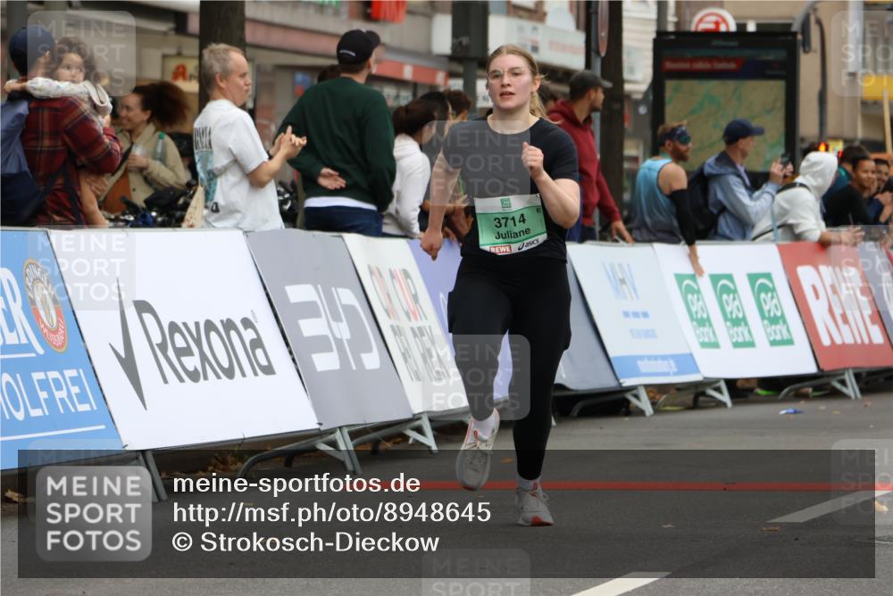 21.09.2025 - PSD Bank Halbmarathon Strokosch-Dieckow http://msf.ph/oto/8948645 21.09.2025 12:44:11 Ziel 1516, 3714, 3744 meine-sportfotos.de
