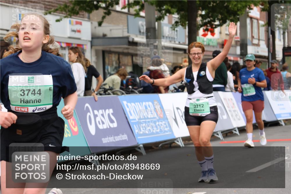 21.09.2025 - PSD Bank Halbmarathon Strokosch-Dieckow http://msf.ph/oto/8948669 21.09.2025 12:44:22 Ziel 1516, 3712, 3744, 3850 meine-sportfotos.de